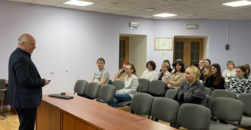21 ноября в рамках взаимодействия с Российским обществом «Знание» сотрудники Мордовиястата прослушали лекцию на тему: «Как защититься от кибермошенничества. Правила безопасности в киберпространстве».